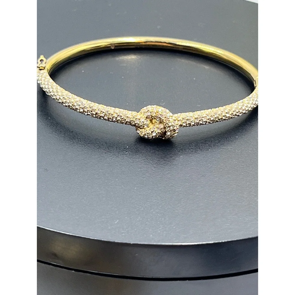 Michael Kors Brilliance Crystal Pavé Knot Hinge Bangle Bracelet Model MKJ4191710
